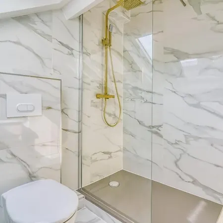 3 Bedroom At Commerce 15 With Ac For 6 Pers