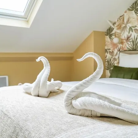 3 Bedroom At Commerce 15 With Ac For 6 Pers Apartment Paris