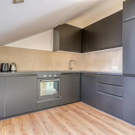3 Bedroom At Commerce 15 With Ac For 6 Pers Apartment Paris